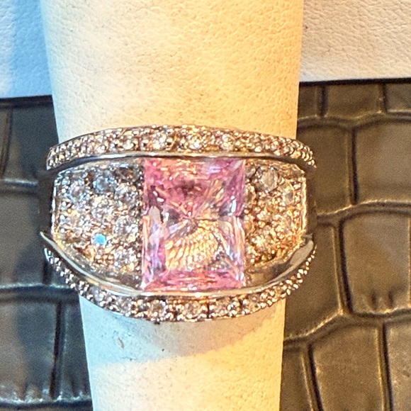 Pink Stone Ring - Picture 2 of 7